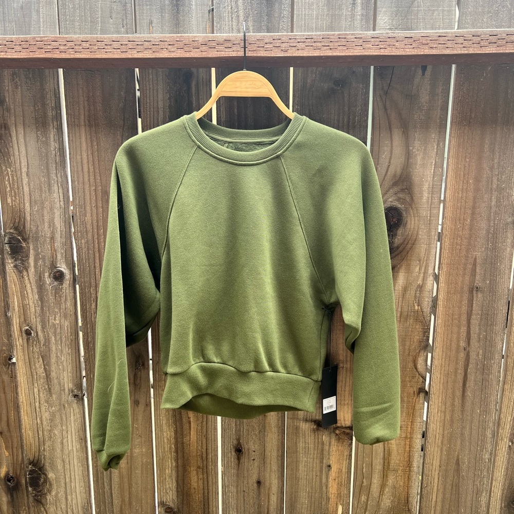 Sweatshirt